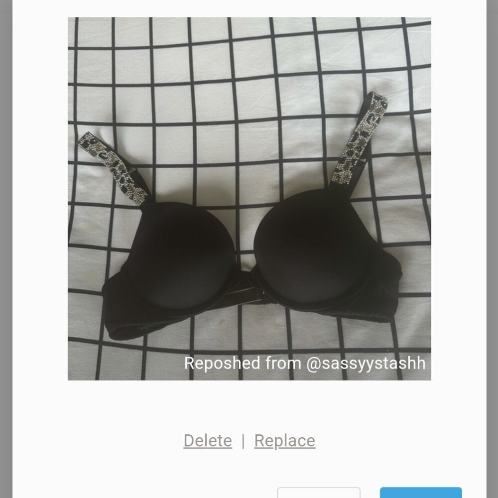 34A Victoria’s Secret Very Sexy Smooth Shine Chain Strap Push-Up Bra